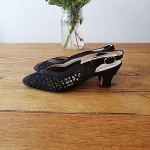 Vintage black point toe heels